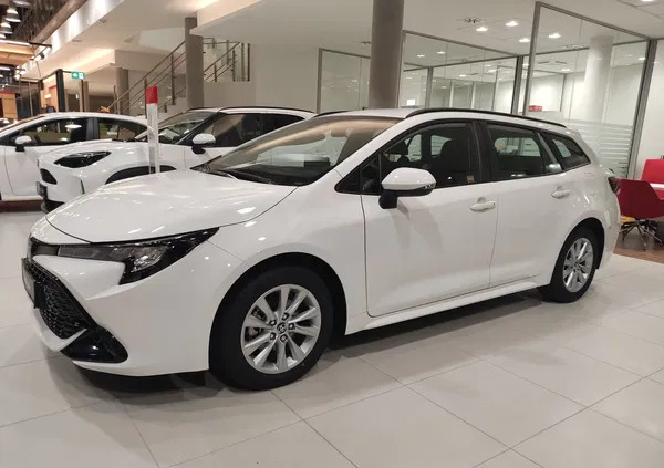 toyota corolla Toyota Corolla cena 120600 przebieg: 5, rok produkcji 2023 z Poznań